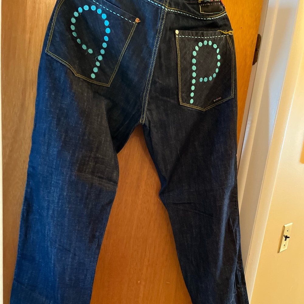 Jean - Picture 3 of 8